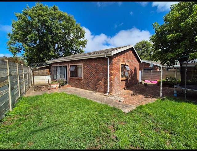 3 BEDROOM HOUSE FOR SALE IN GEORGE SOUTH